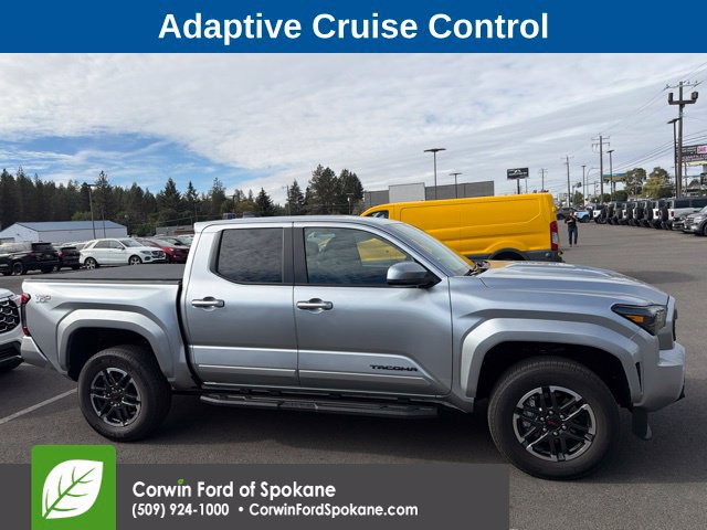Used 2025 Toyota Tacoma TRD Sport AWD/4WD image 2
