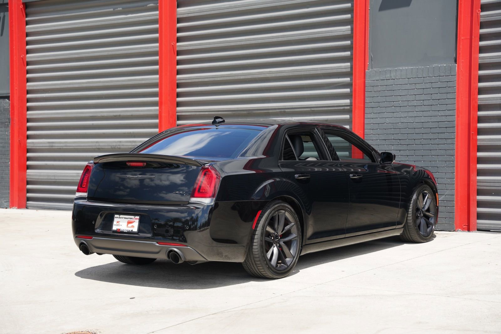 Used 2023 Chrysler 300 C image 9