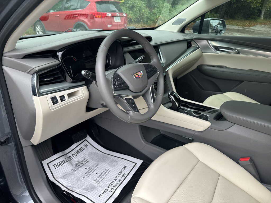 Used 2020 Cadillac XT5 Premium Luxury FWD image 7