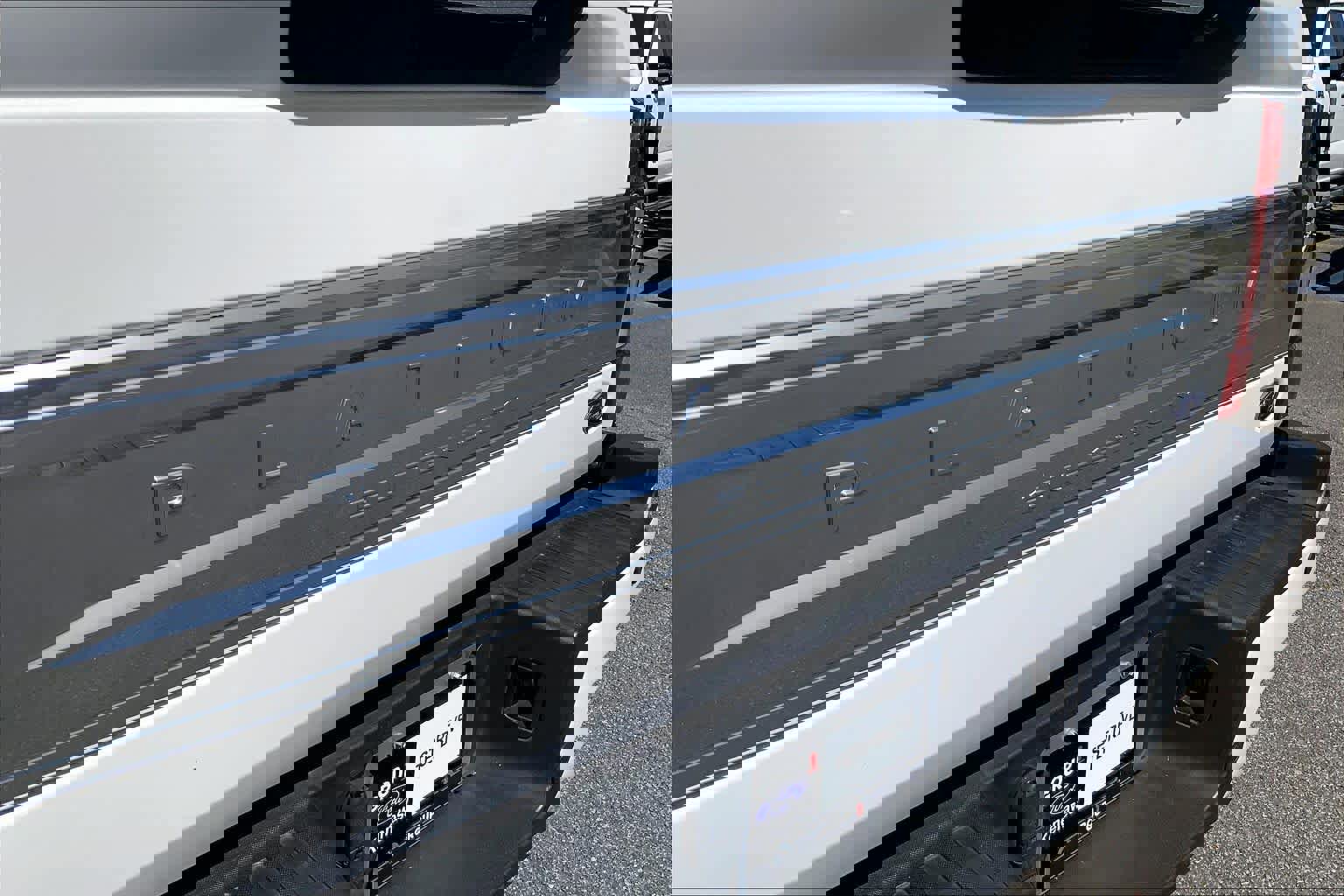 Used 2022 Ford F450 Platinum w/ FX4 Off-Road Package image 31