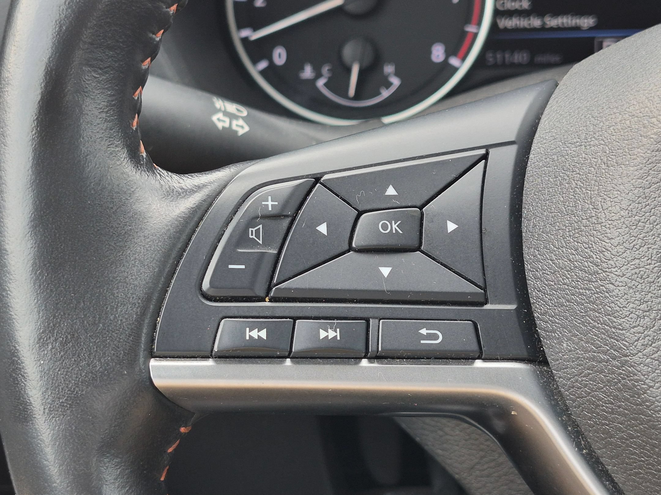 Used 2025 Nissan Sentra SR w/ SR Premium Package FWD image 18