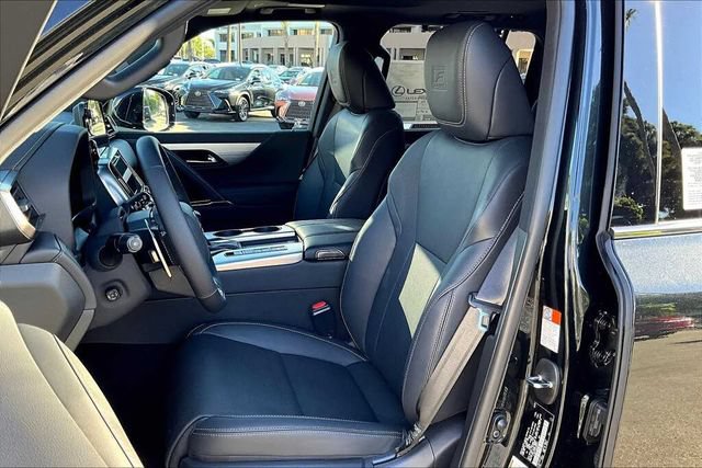 New 2025 Lexus LX 600 F Sport w/ Accessory Package (Z1) AWD/4WD image 18