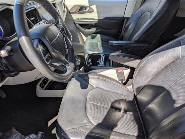 Used 2018 Chrysler Pacifica Touring-L image 15