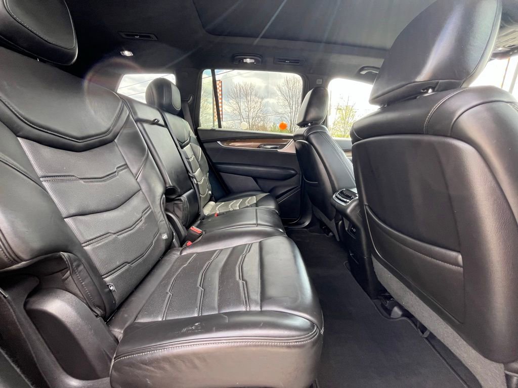 Used 2020 Cadillac XT6 Premium Luxury w/ Platinum Package AWD/4WD image 18