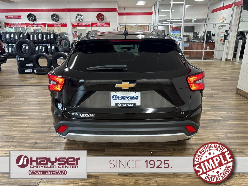 Used 2024 Chevrolet Trax LT image 4