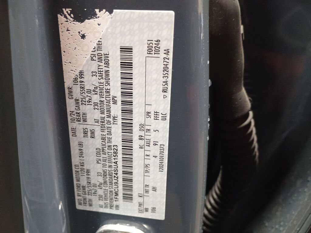 Used 2025 Ford Escape Platinum w/ Premium Technology Package image 34