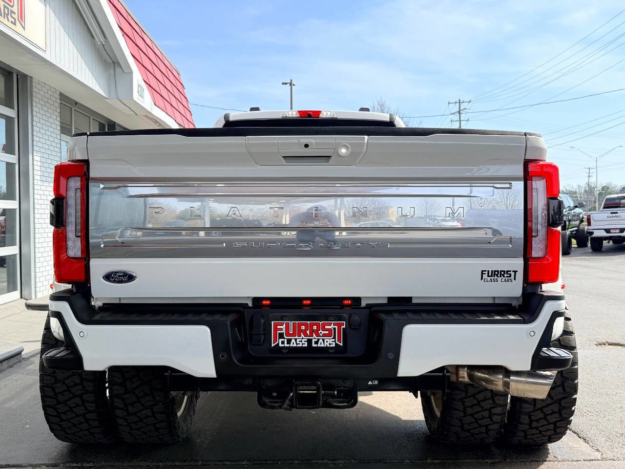 Used 2025 Ford F450 Platinum w/ Platinum Plus Package image 4