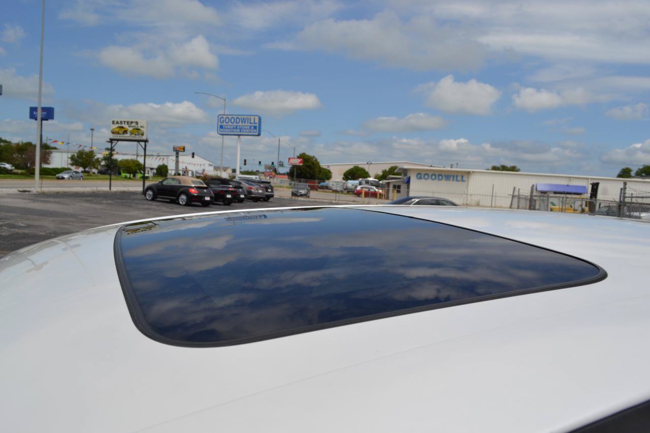 Used 2010 Ford Taurus Limited AWD/4WD image 28