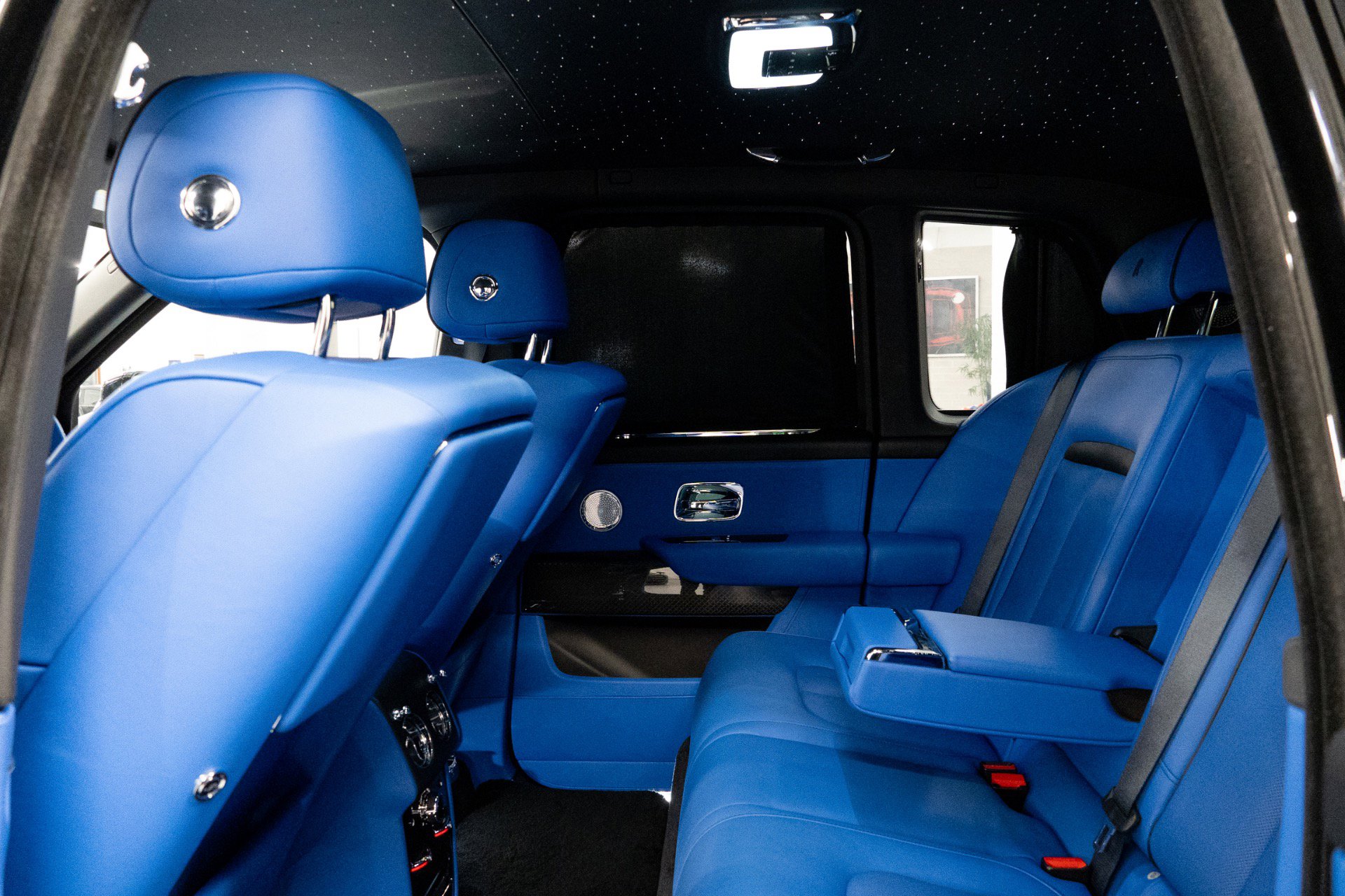 Used 2023 Rolls-Royce Cullinan Black Badge w/ Driver's Package image 26