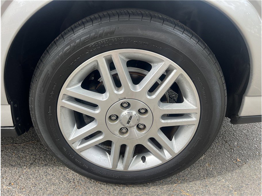 Used 2004 Lincoln LS image 9