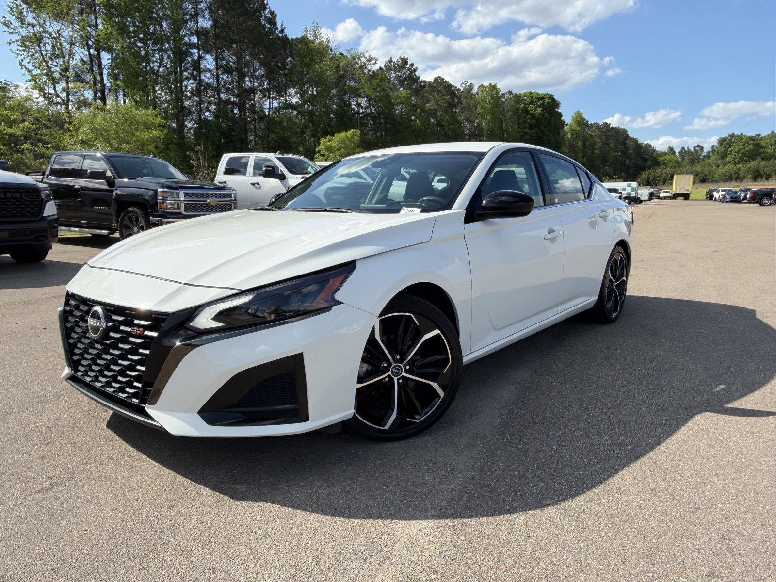 Used 2024 Nissan Altima 2.5 SR