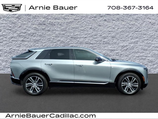 Used 2026 Cadillac Lyriq Luxury AWD/4WD image 4