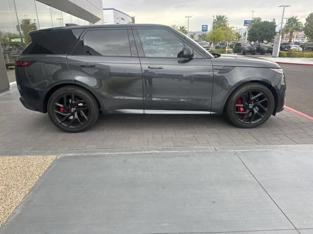 Used 2023 Land Rover Range Rover Sport SE Dynamic AWD/4WD image 4