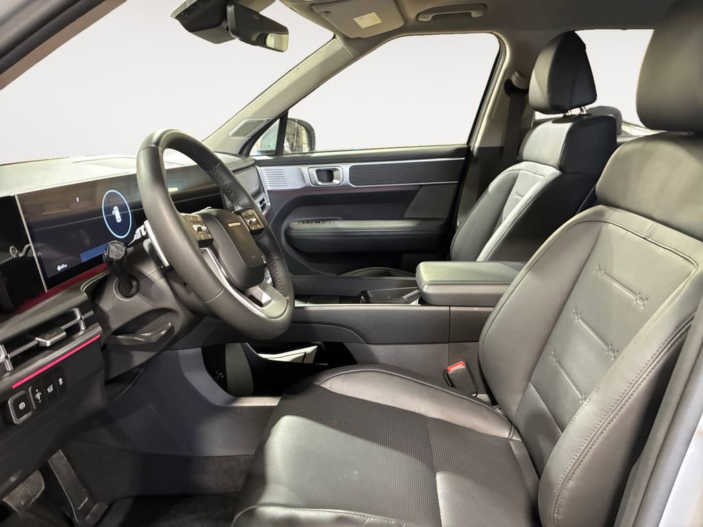 Used 2025 Hyundai Santa Fe Limited image 9