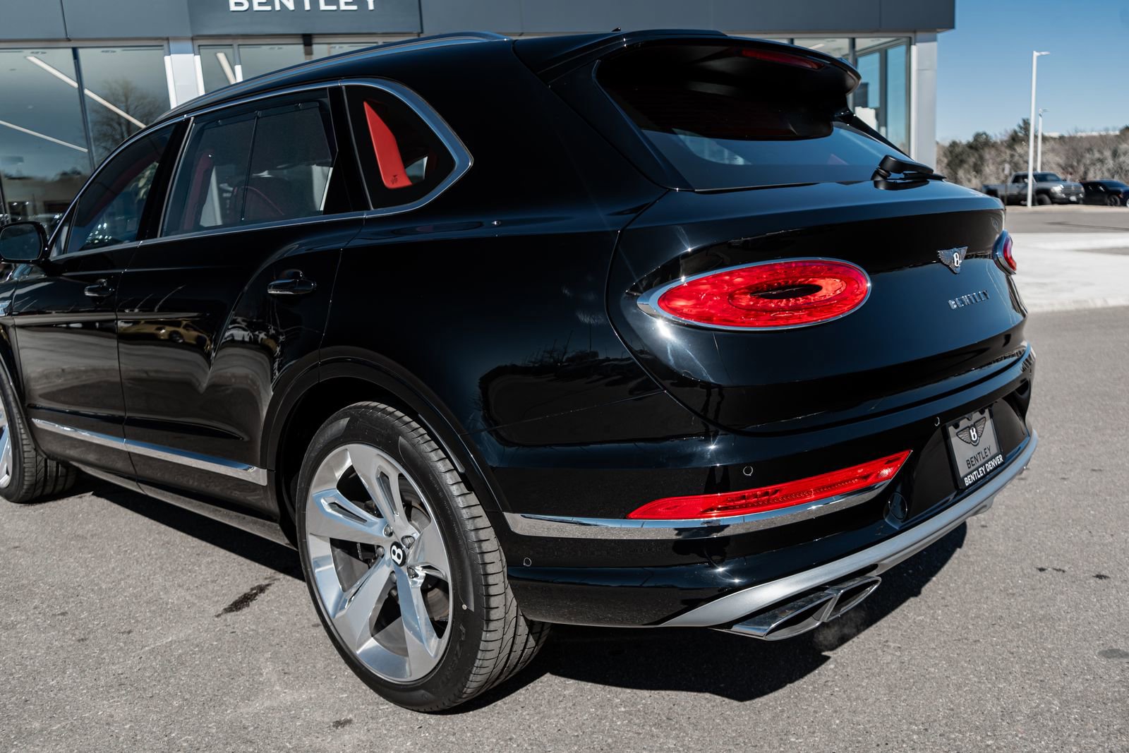 Used 2024 Bentley Bentayga Extended Wheelbase image 9