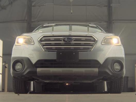 Used 2017 Subaru Outback 2.5i Limited image 2