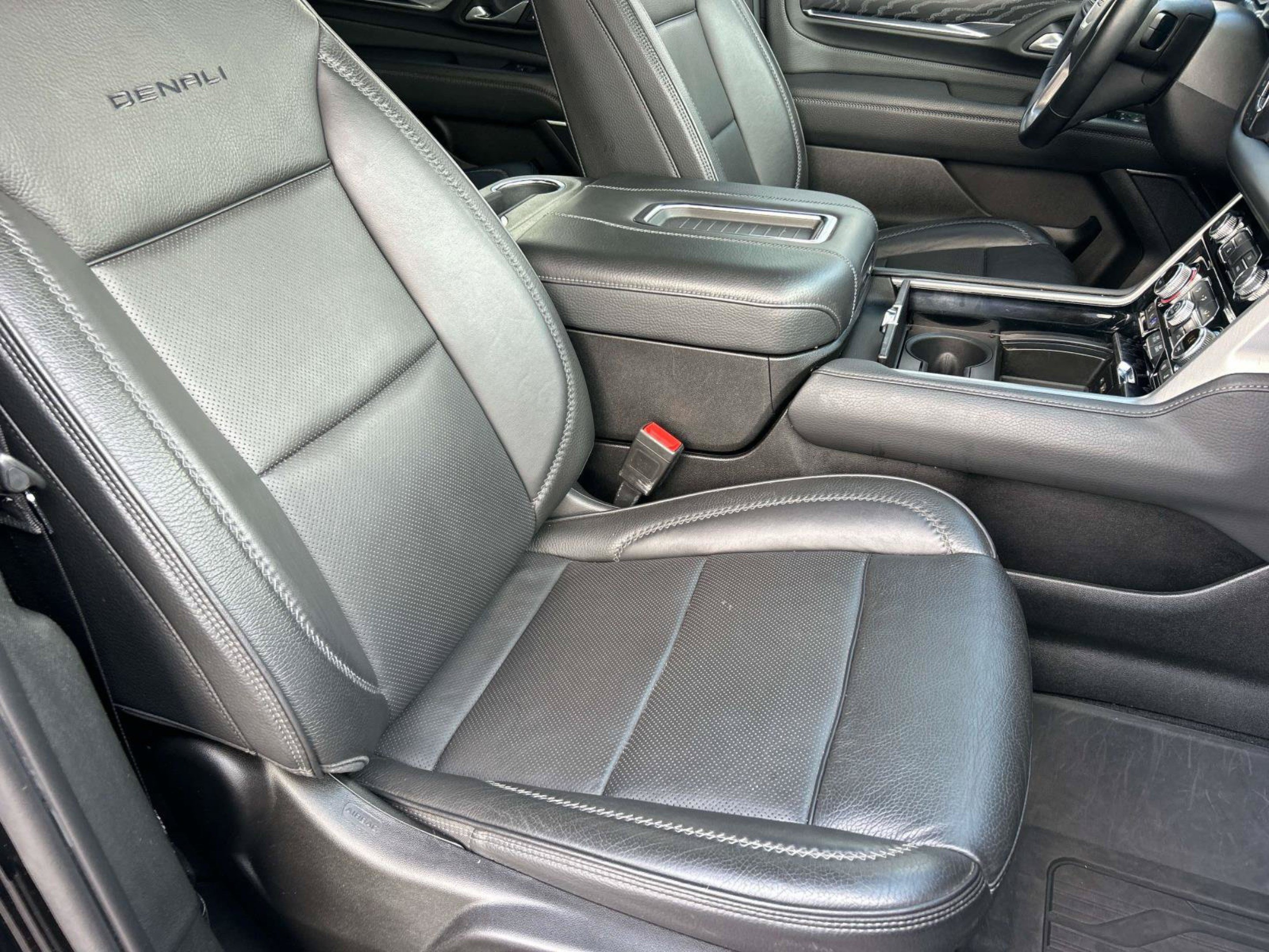 Used 2023 GMC Yukon Denali w/ LPO, Floor Liner Package AWD/4WD image 22