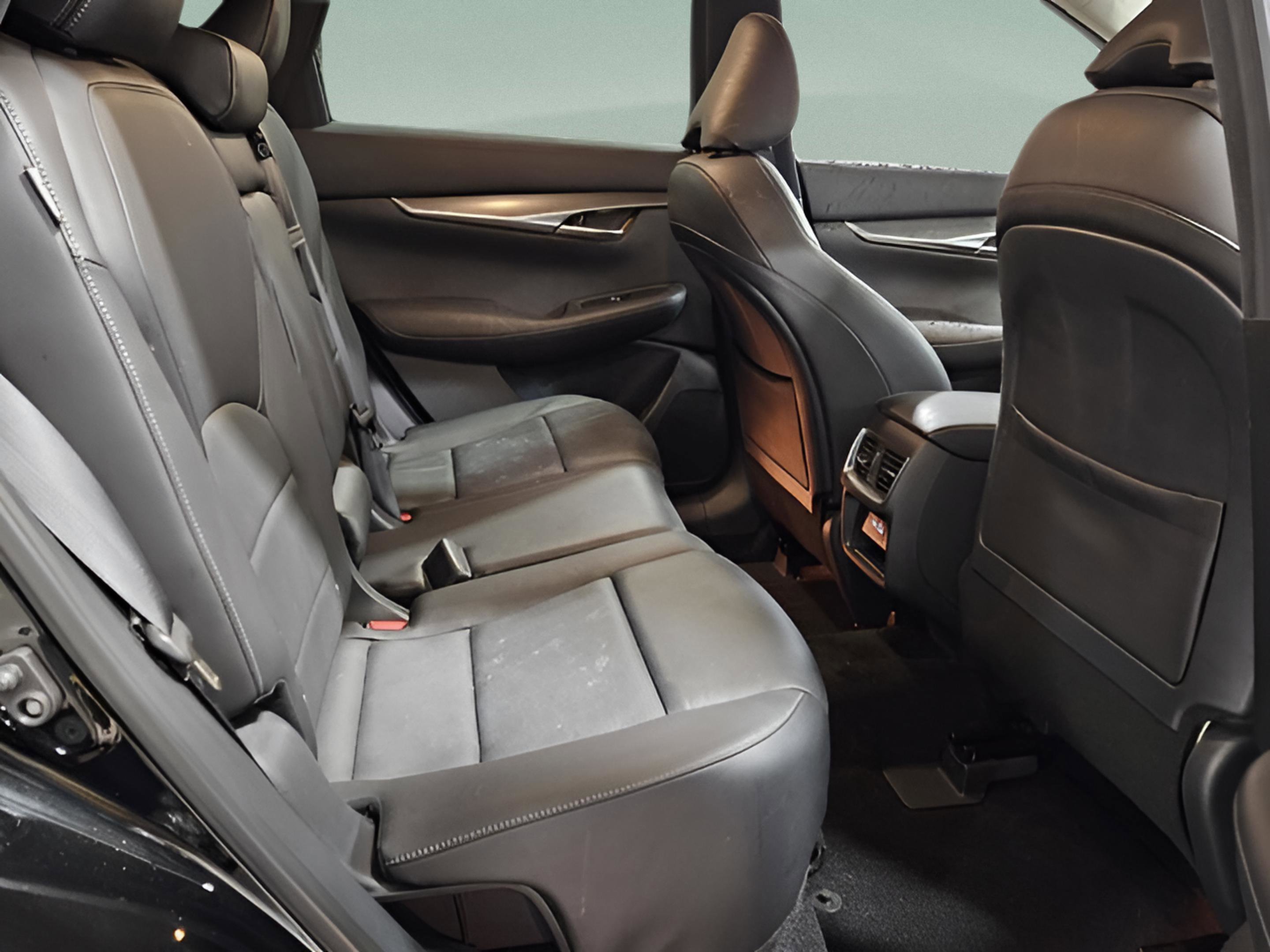 Certified 2025 INFINITI QX50 Luxe w/ Accent Package image 78