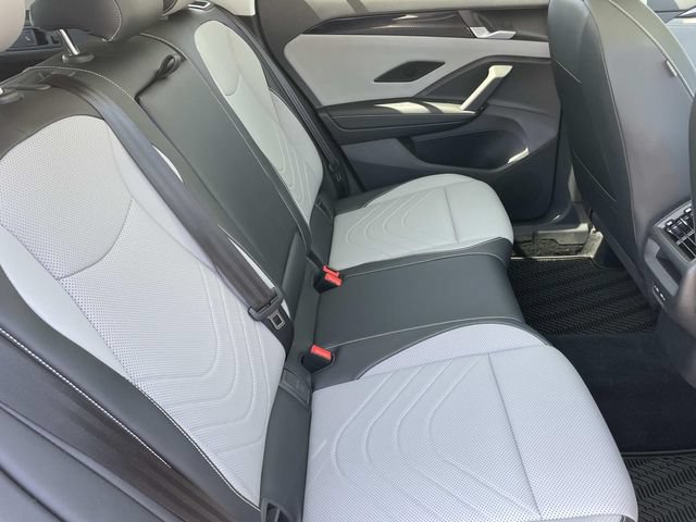 Certified 2026 Volkswagen Tiguan SE w/ Panoramic Sunroof Package FWD image 26