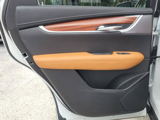 Certified 2023 Cadillac XT5 Premium Luxury FWD image 8