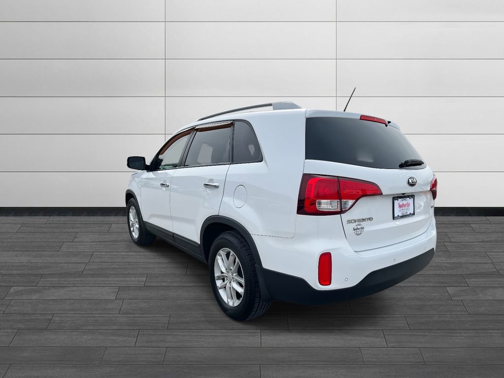 Used 2015 Kia Sorento LX image 5