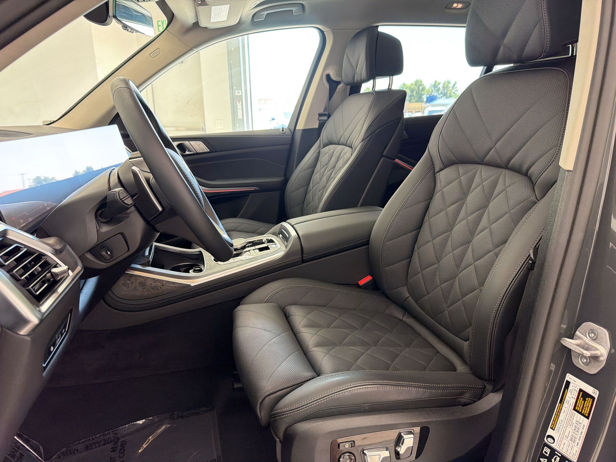 Used 2026 BMW X7 xDrive40i w/ Premium Package AWD/4WD image 5