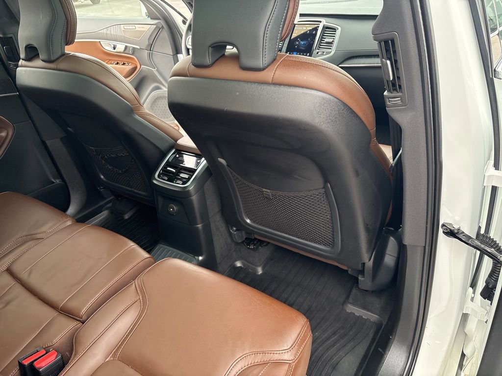 Certified 2024 Volvo XC90 T8 Ultimate w/ Protection Package Premier image 47