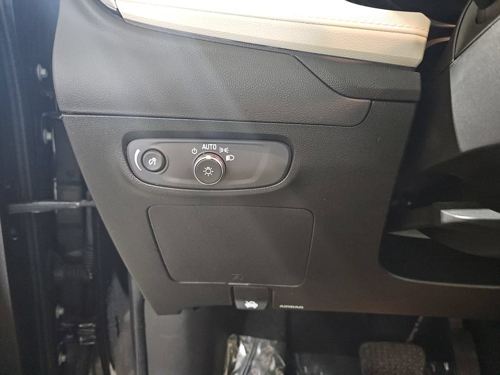 Certified 2024 Buick Encore GX Avenir w/ Avenir Convenience Package FWD image 31