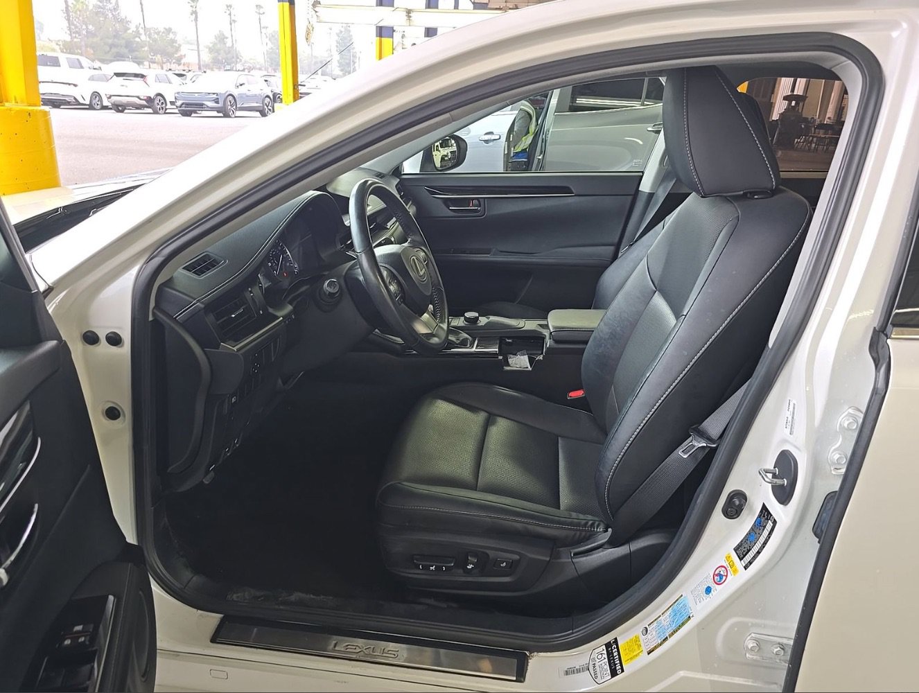 Used 2017 Lexus ES 350 w/ Accessory Package FWD image 7