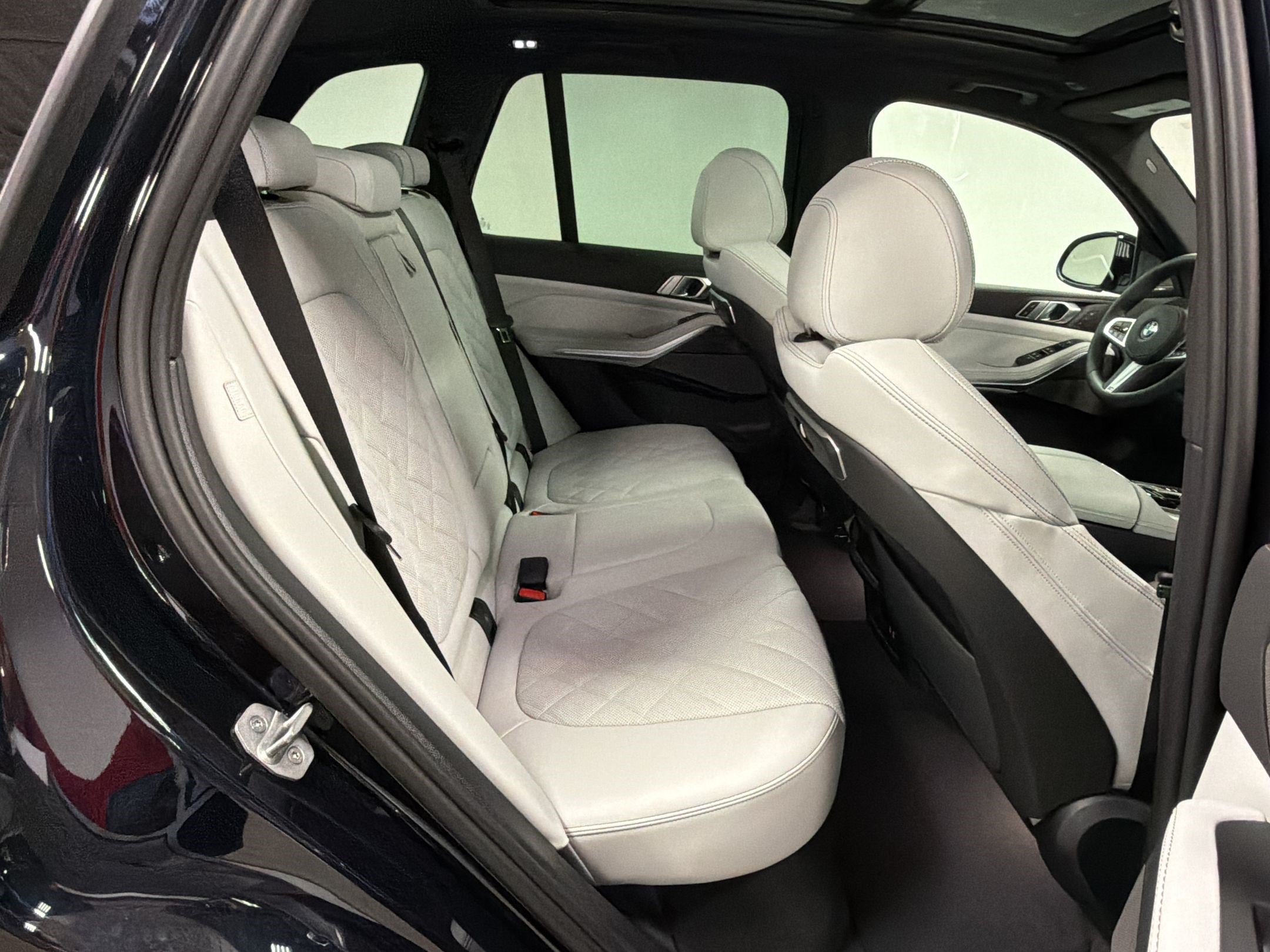 New 2026 BMW X5 sDrive40i w/ M Sport Package RWD image 31