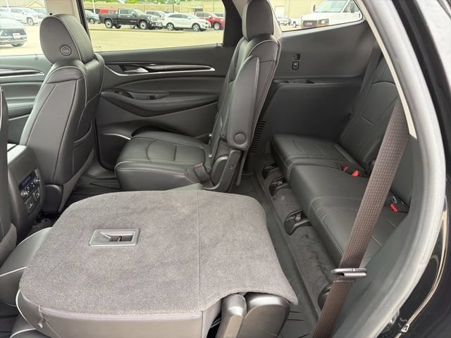 Used 2021 Buick Enclave Avenir w/ Avenir Technology Package FWD image 27