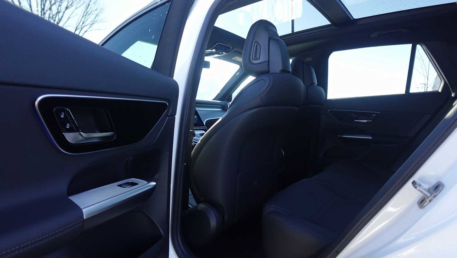 Used 2026 Mercedes-Benz GLC 300 4MATIC image 42