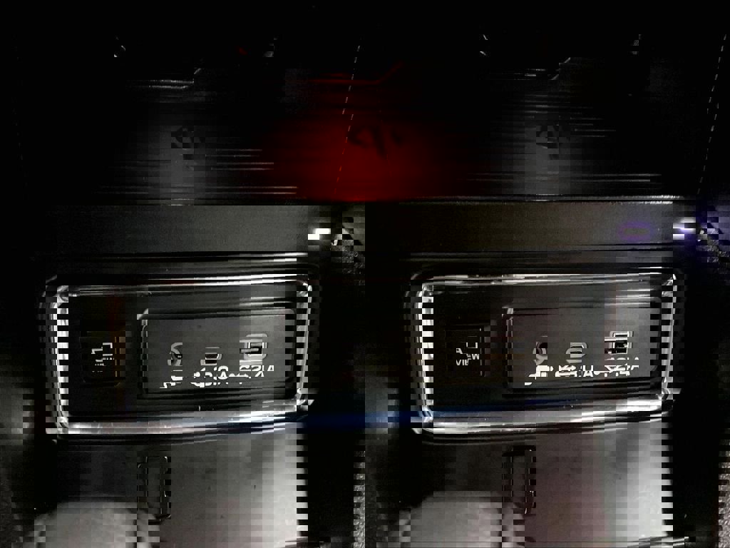 Used 2023 Subaru Ascent Limited w/ Technology Package AWD/4WD image 27