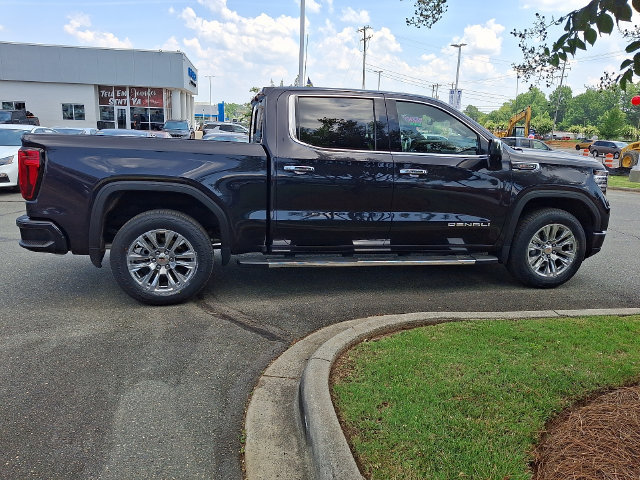 Used 2024 GMC Sierra 1500 Denali w/ Technology Package AWD/4WD image 3