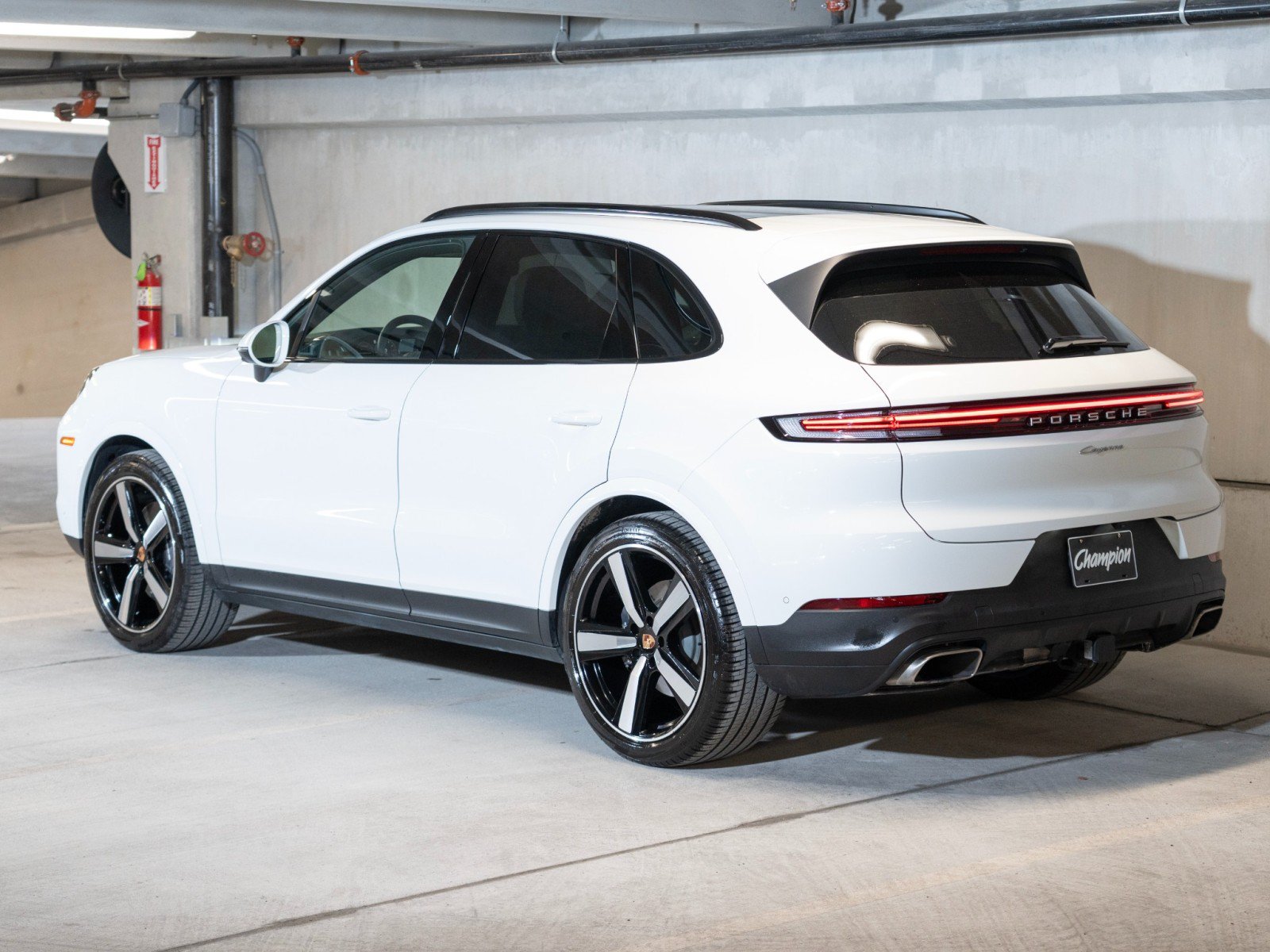 Certified 2026 Porsche Cayenne AWD/4WD image 3