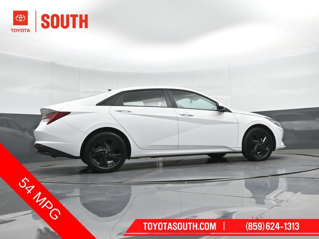 Used 2023 Hyundai Elantra Blue image 33