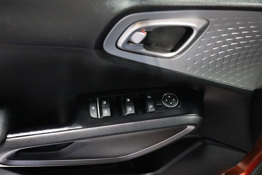 Used 2021 Kia Soul LX image 11