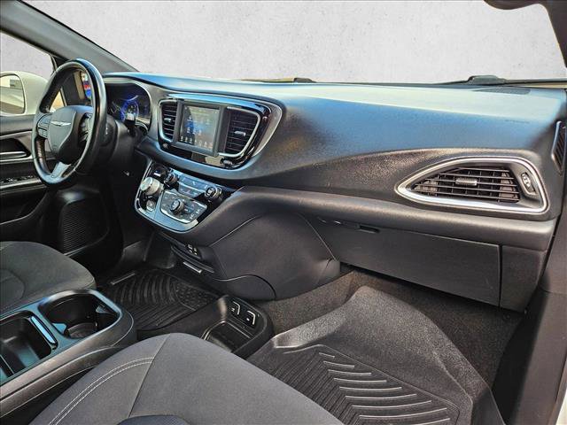 Used 2019 Chrysler Pacifica Touring Plus w/ S Appearance Package image 21