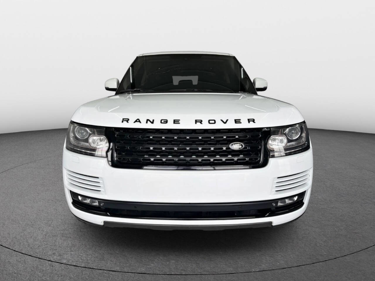 Used 2014 Land Rover Range Rover Supercharged image 2