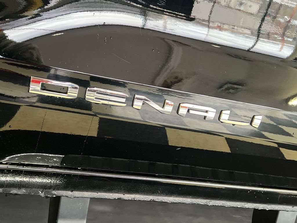 Used 2025 GMC Canyon Denali AWD/4WD image 8