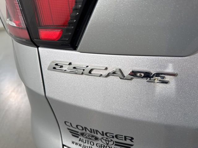 Used 2017 Ford Escape Titanium image 12