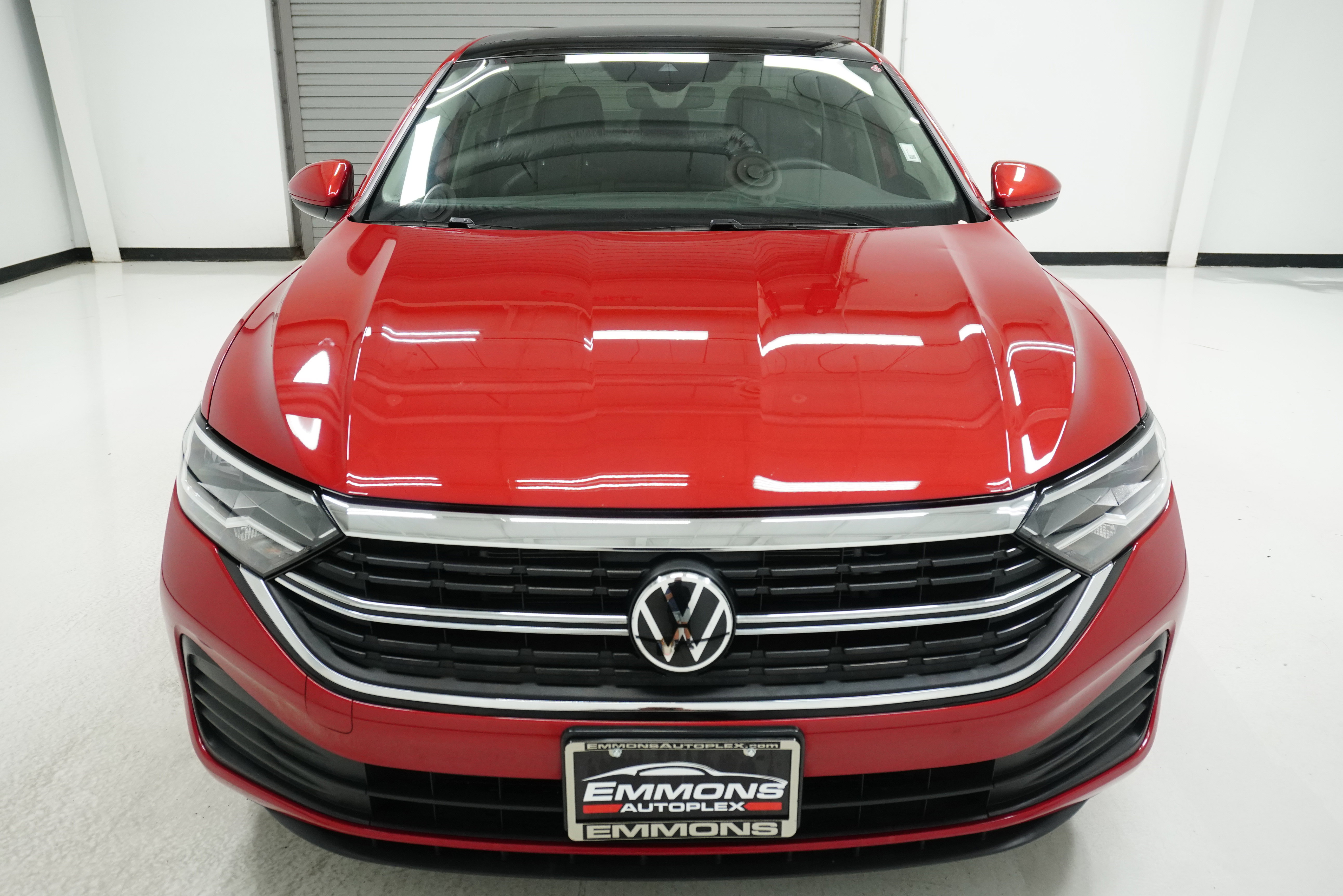 Used 2024 Volkswagen Jetta SE image 2