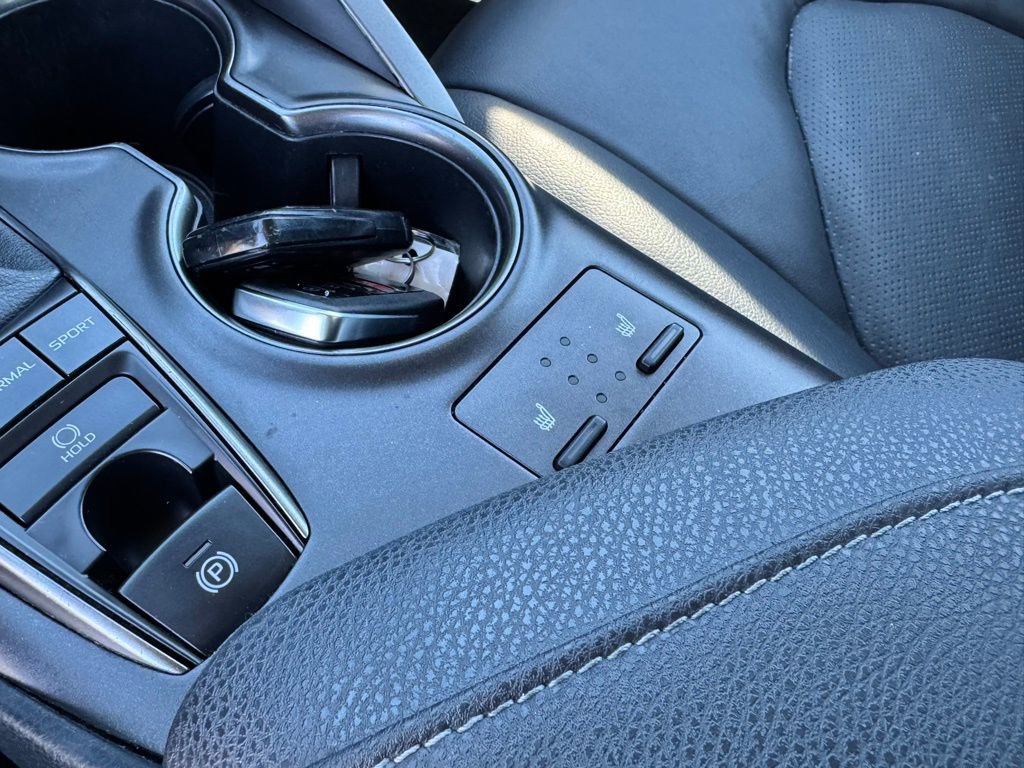 Used 2023 Toyota Camry XSE image 18