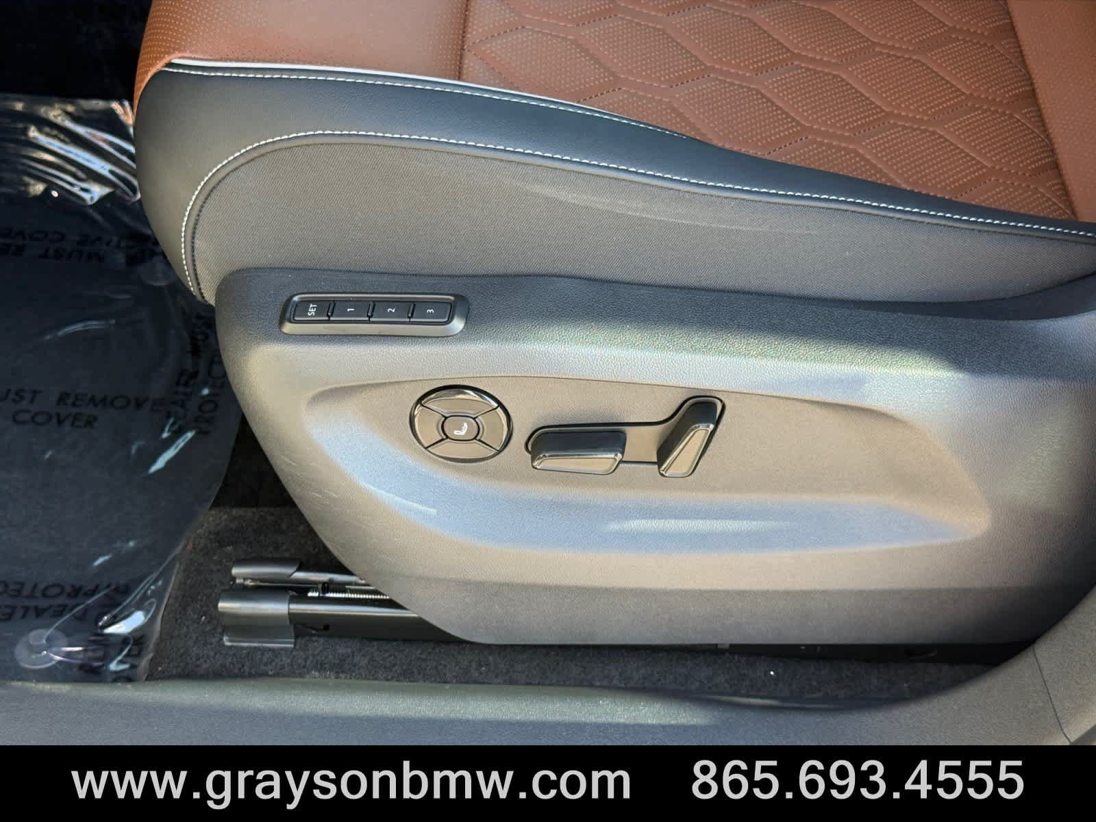 Used 2026 Volkswagen Tiguan SEL R-Line AWD/4WD image 14