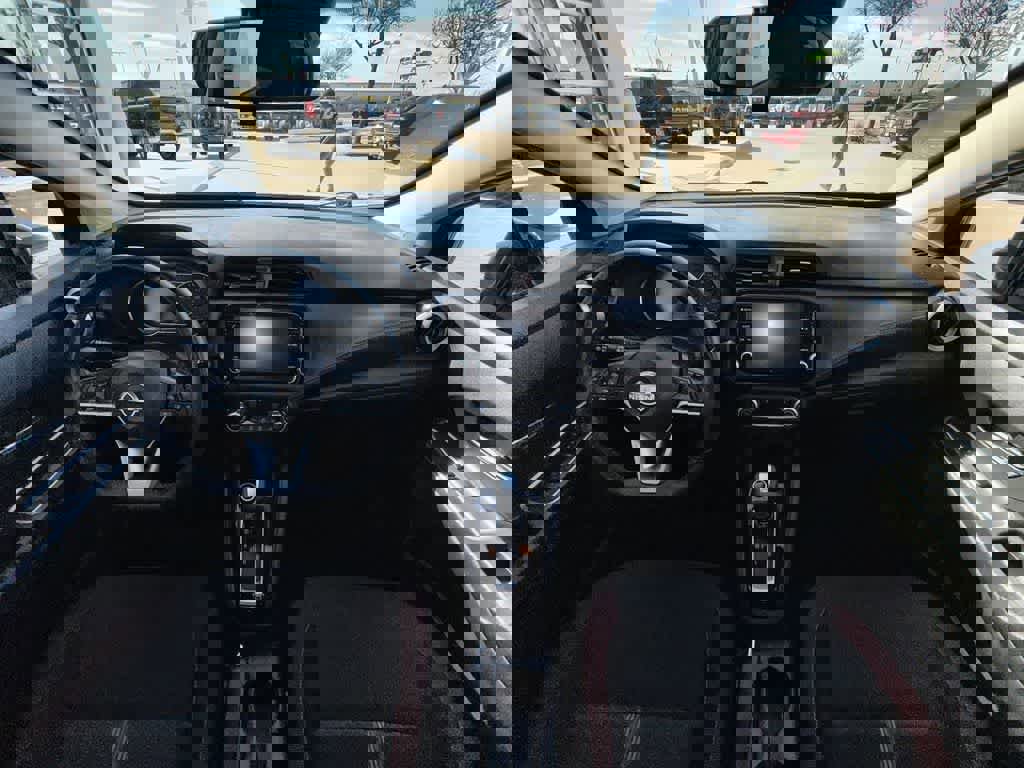 Used 2024 Nissan Versa SR image 15