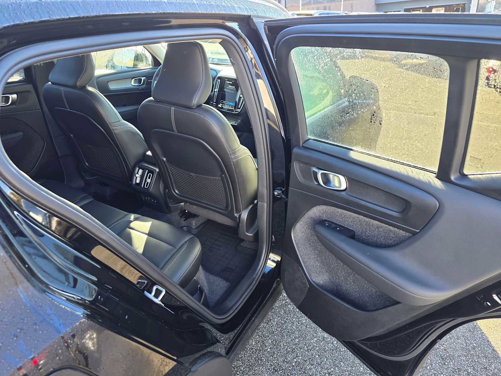 Used 2025 Volvo XC40 B5 Plus w/ Climate Package image 13