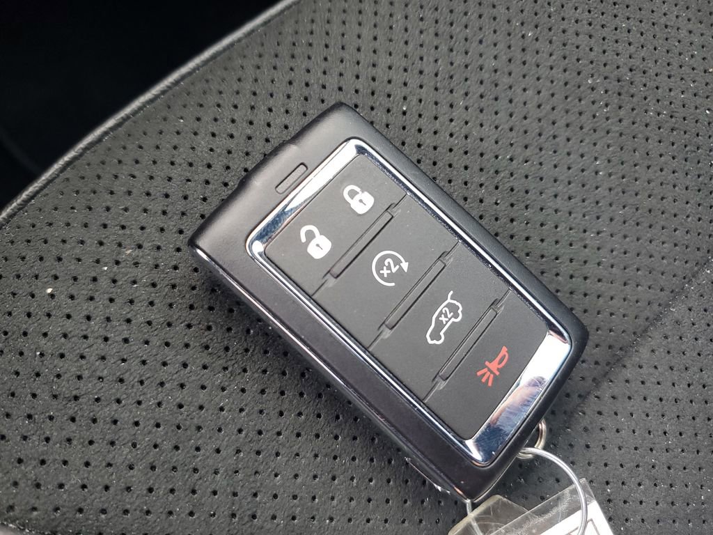 Used 2025 Jeep Grand Cherokee Altitude RWD image 26