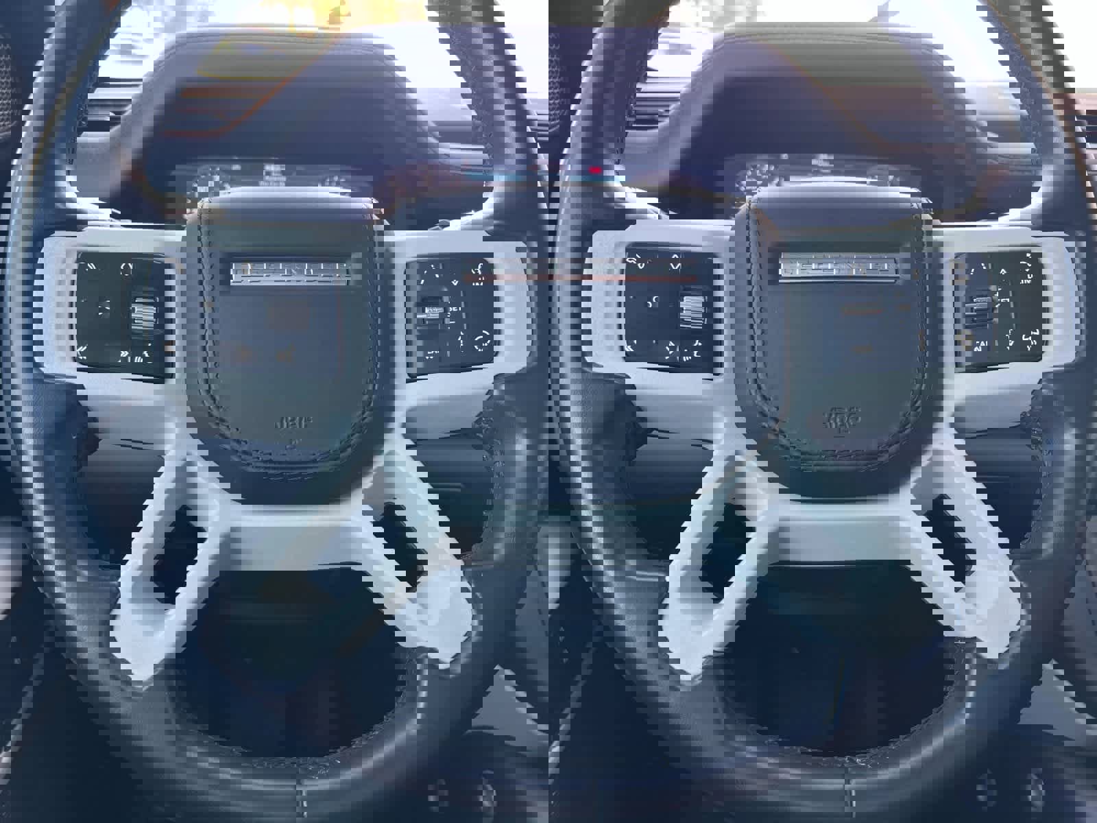 Used 2020 Land Rover Defender 110 HSE image 26