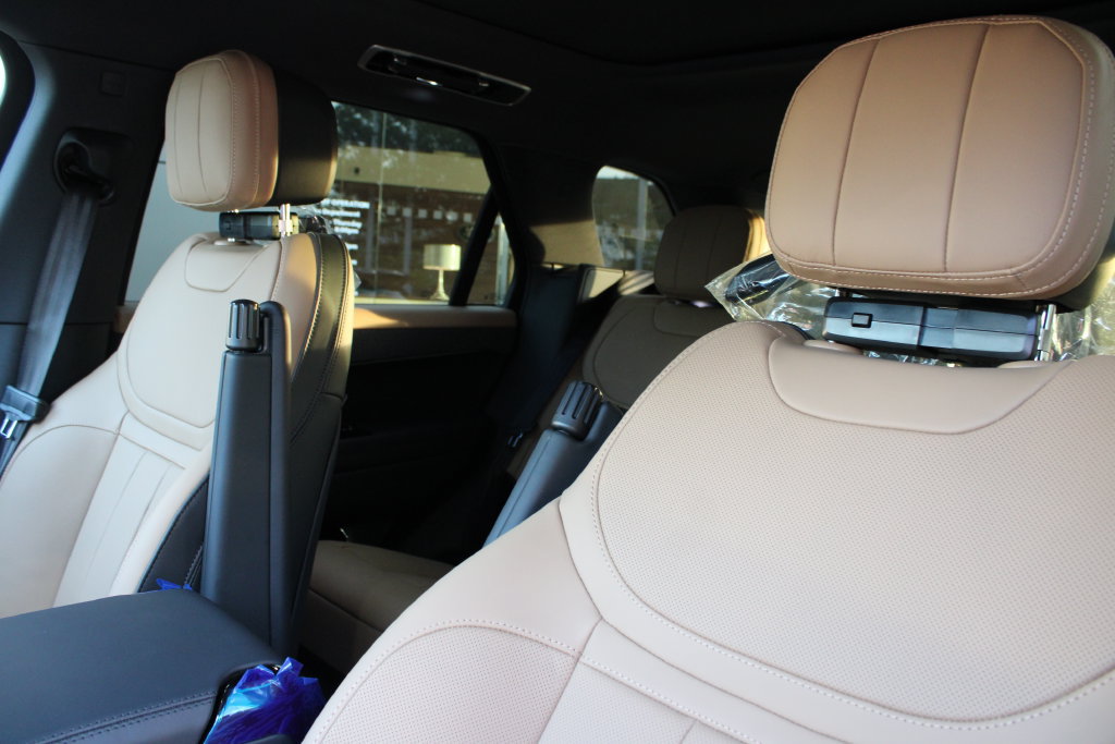 New 2026 Land Rover Range Rover Sport Dynamic SE AWD/4WD image 8