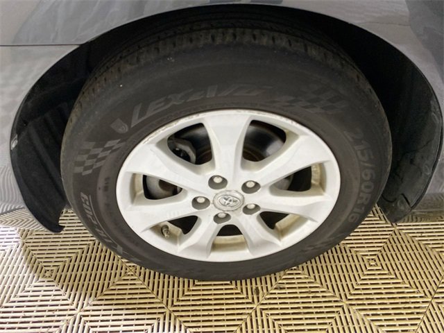 Used 2011 Toyota Camry LE image 22